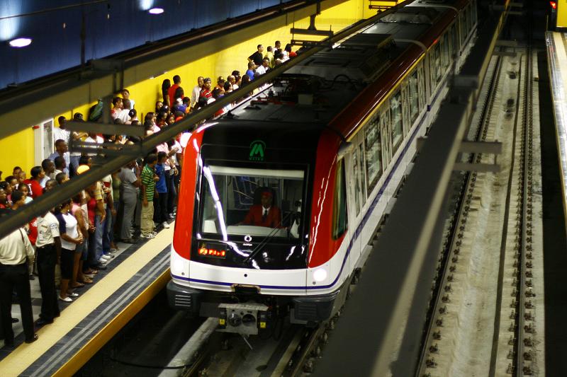 Investigan incidente protagonizado entre pasajero y miembros seguridad del  Metro – InformadorRD