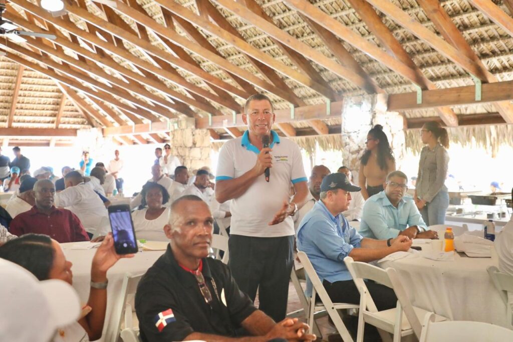 Presidente Abinader realiza visita histórica a la Isla Saona