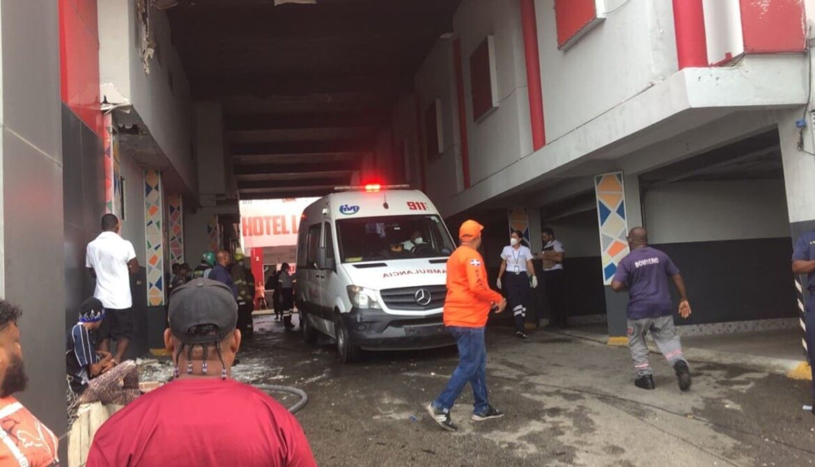 Incendio en motel deja cuatro muertos y un bebé herido